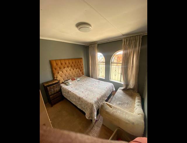 4 BEDROOM HOUSE FOR SALE IN ZAKARIYYA PARK